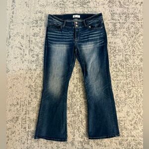 BKE Payton mid-rise stretch women jeans in a blue wash with two buttons Size 33